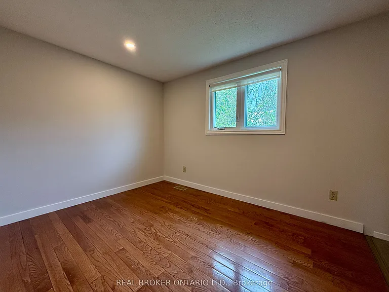93 Melanie Cres — Photo 19