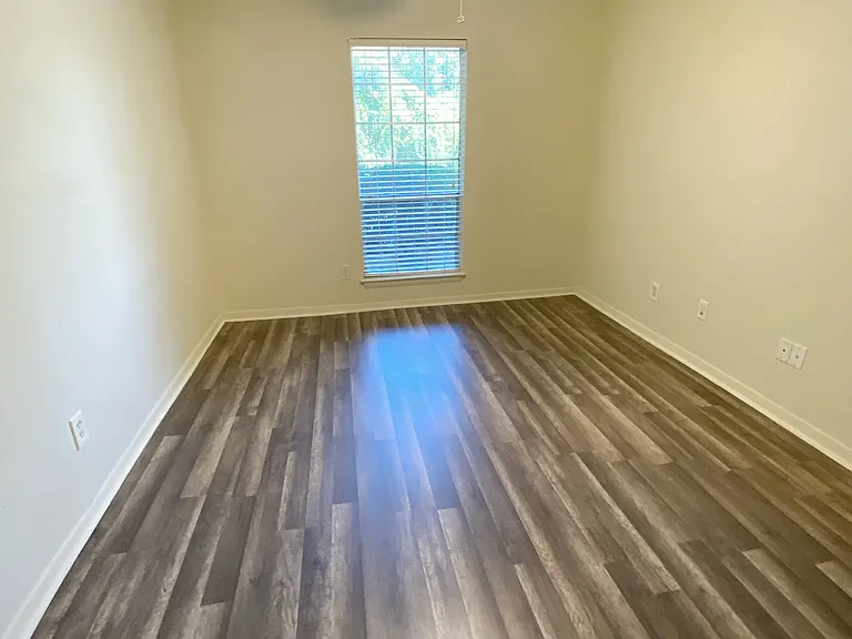 2805 NE Expy NE #C14 — Photo 6