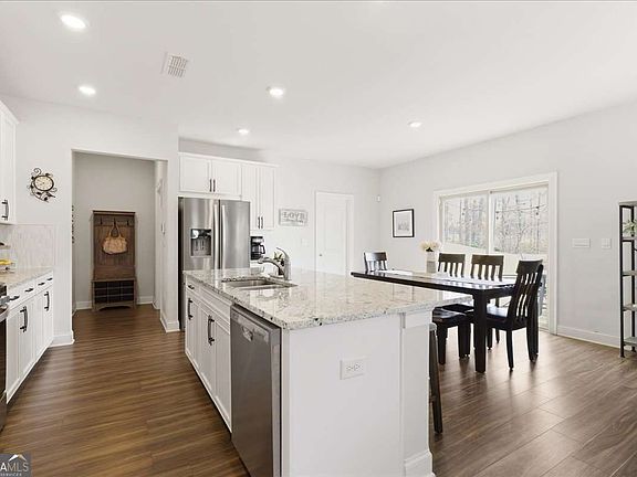 4th image of 511 Payne Rd