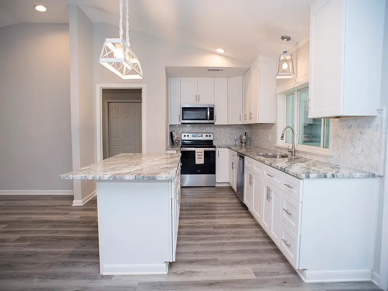 109 Walnut St — Photo 4