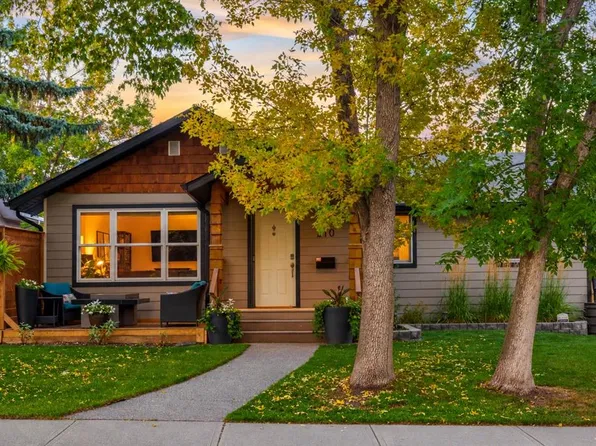 210 Windermere Rd SW, Calgary, AB T3C 3K8