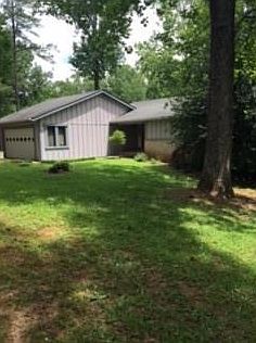 3rd image of 6861 Parkwood Ct