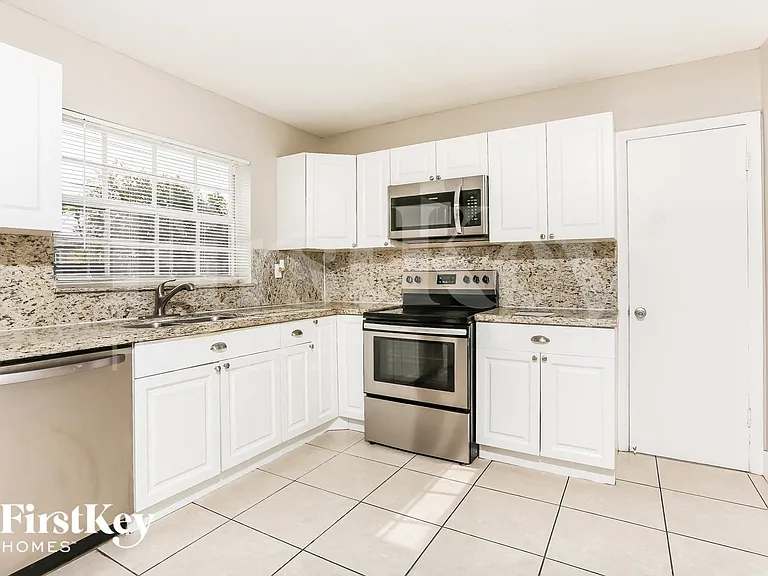 7728 Alhambra Blvd — Photo 7