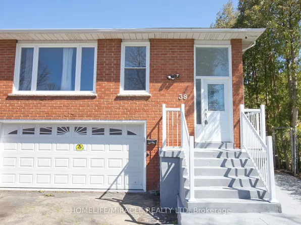 38 Medici Pl, Brampton, ON L6S 3C6