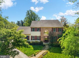 111 Brookhollow Dr, Downingtown, PA 19335