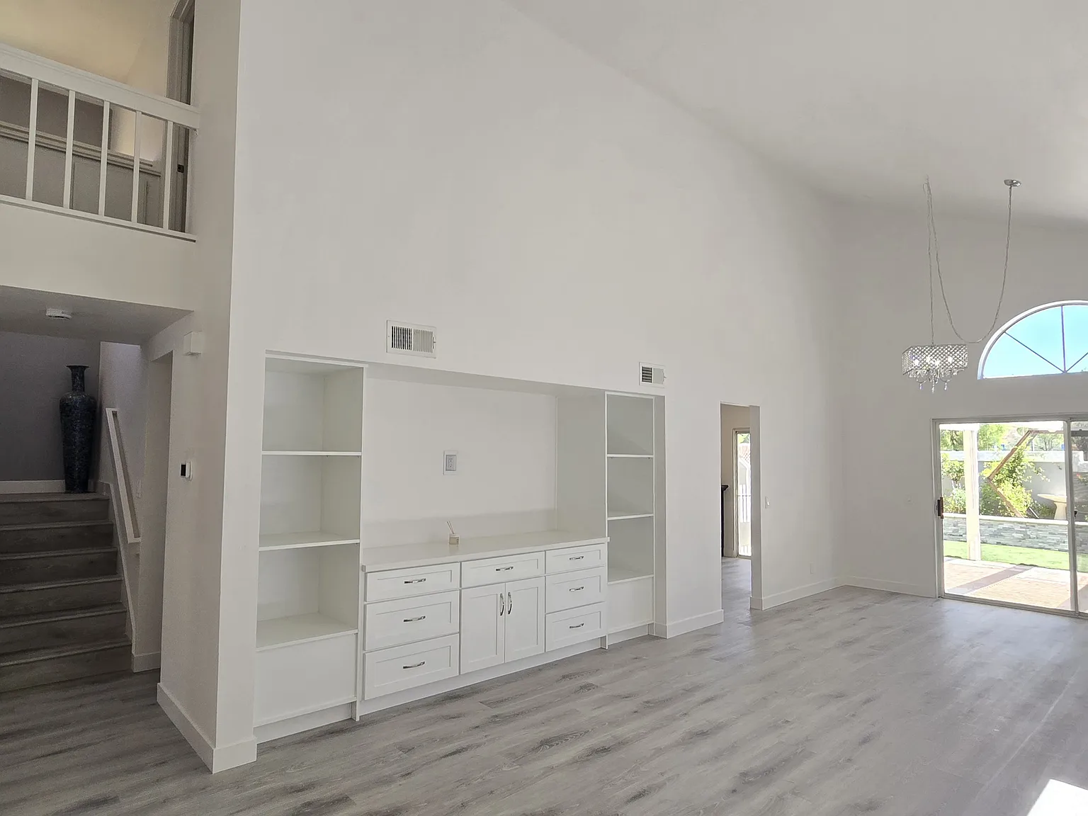 3 bed, 2.5 bath, 1722 sqft, $4,295 — Photo 4