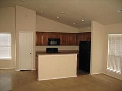 4th image of 1105 Boxwood Dr