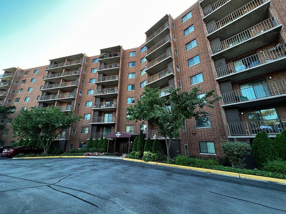 1st image of 1 Bloomingdale Pl APT 411
