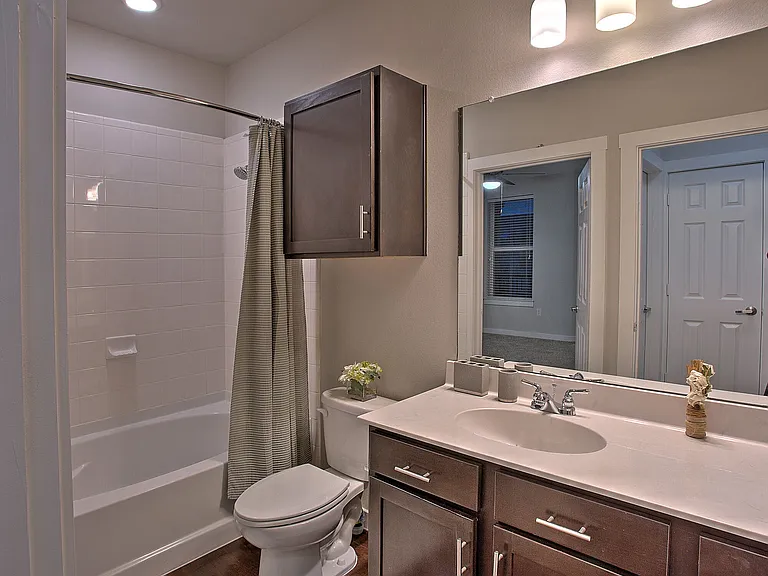 4000 Hulen Apartments — Photo 22
