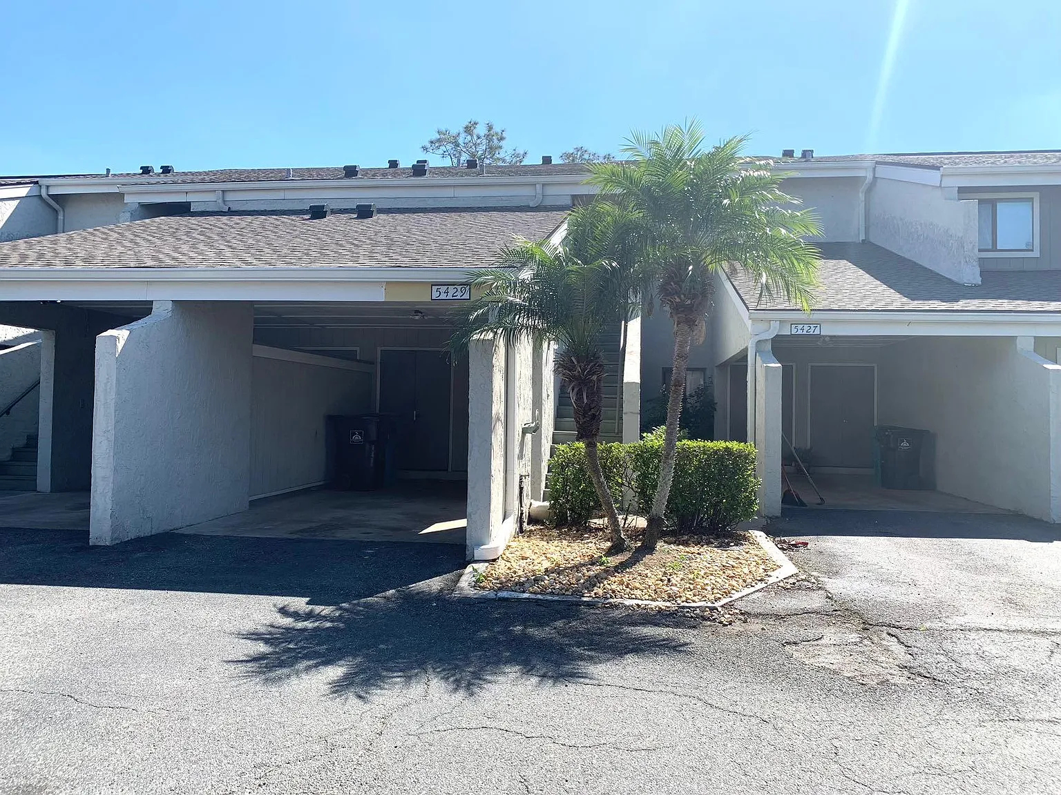 5429 Vineland Rd — Photo 3