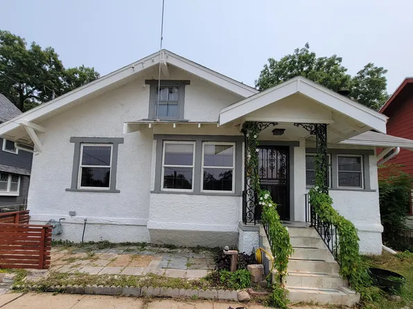 917 31st St, Des Moines, IA 50312