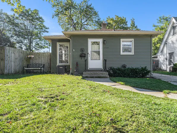 1739 Berkley Ave SW, Wyoming, MI 49509