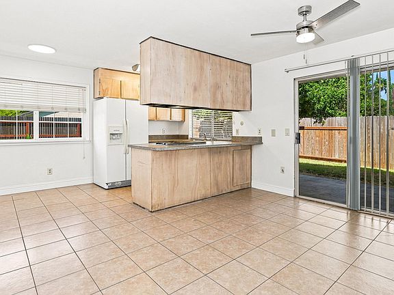 3rd image of 7205 Dedrick Ct