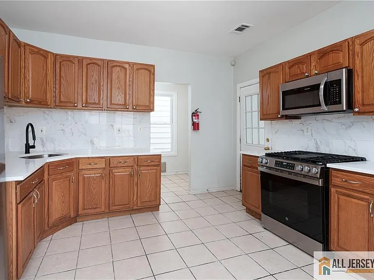 264 Seaman St #2 — Photo 12