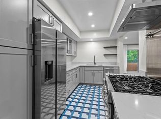 6752 Hillpark Dr APT 303, Los Angeles, CA 90068