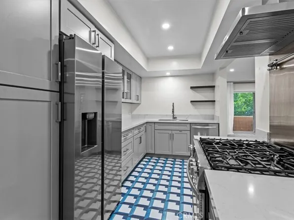 6752 Hillpark Dr, Los Angeles, CA