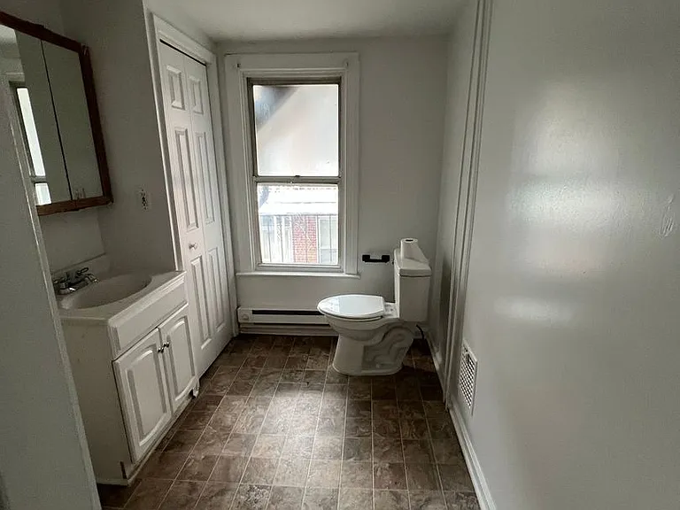 1055 N Duke St — Photo 8