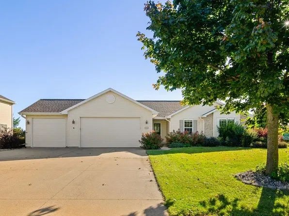 N2262 Holy Hill Dr, Greenville, WI 54942