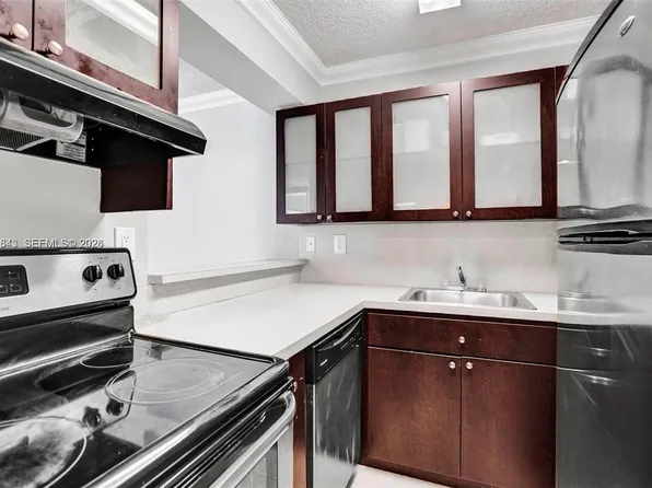 126 SW 17th Rd, Miami, FL