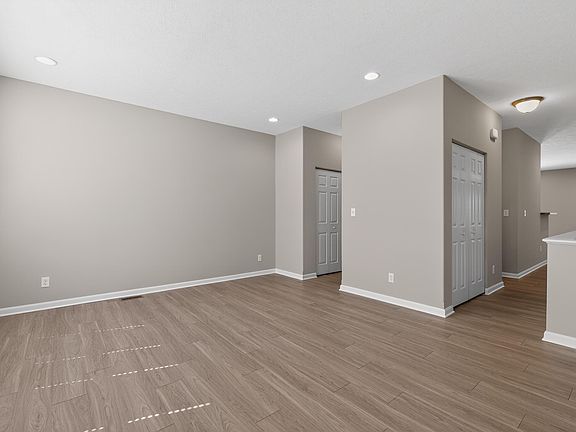 5th image of 631 Mallard Dr