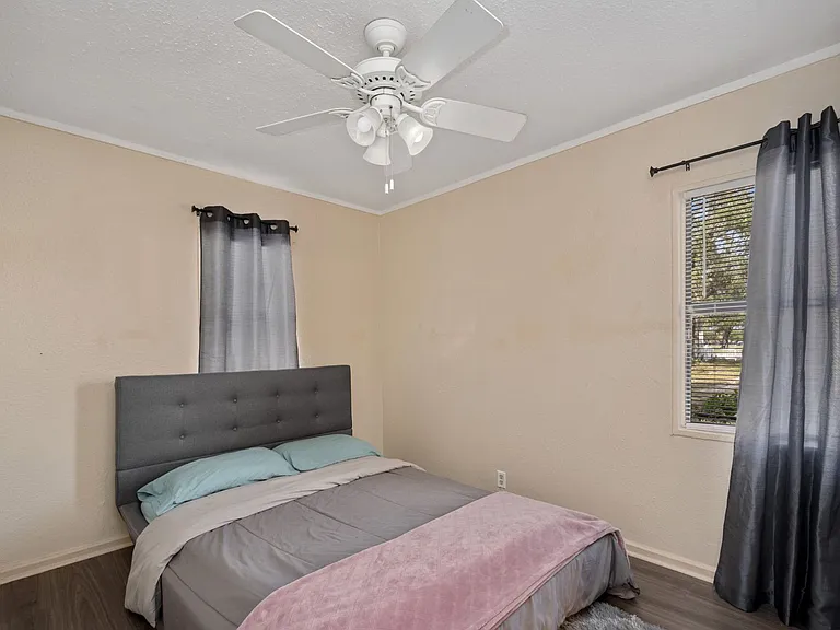 207 N Lakewood Dr — Photo 7