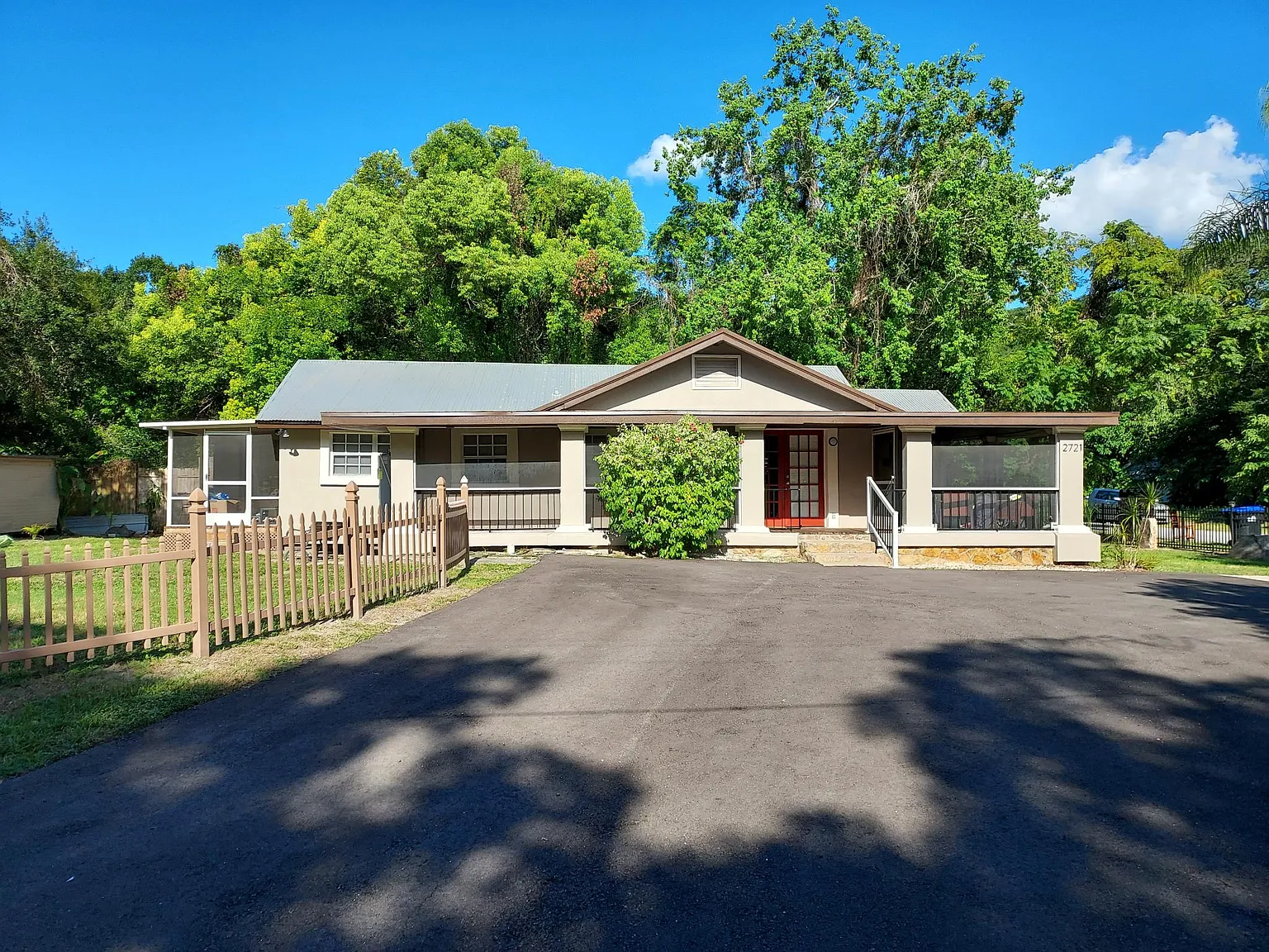 2720 Sidney Ave — Photo 1