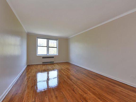 5th image of 67-12 Yellowstone Blvd #6E