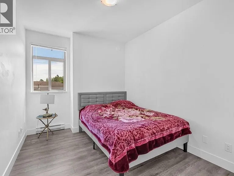 2436 Kelly Ave #216 — Photo 9