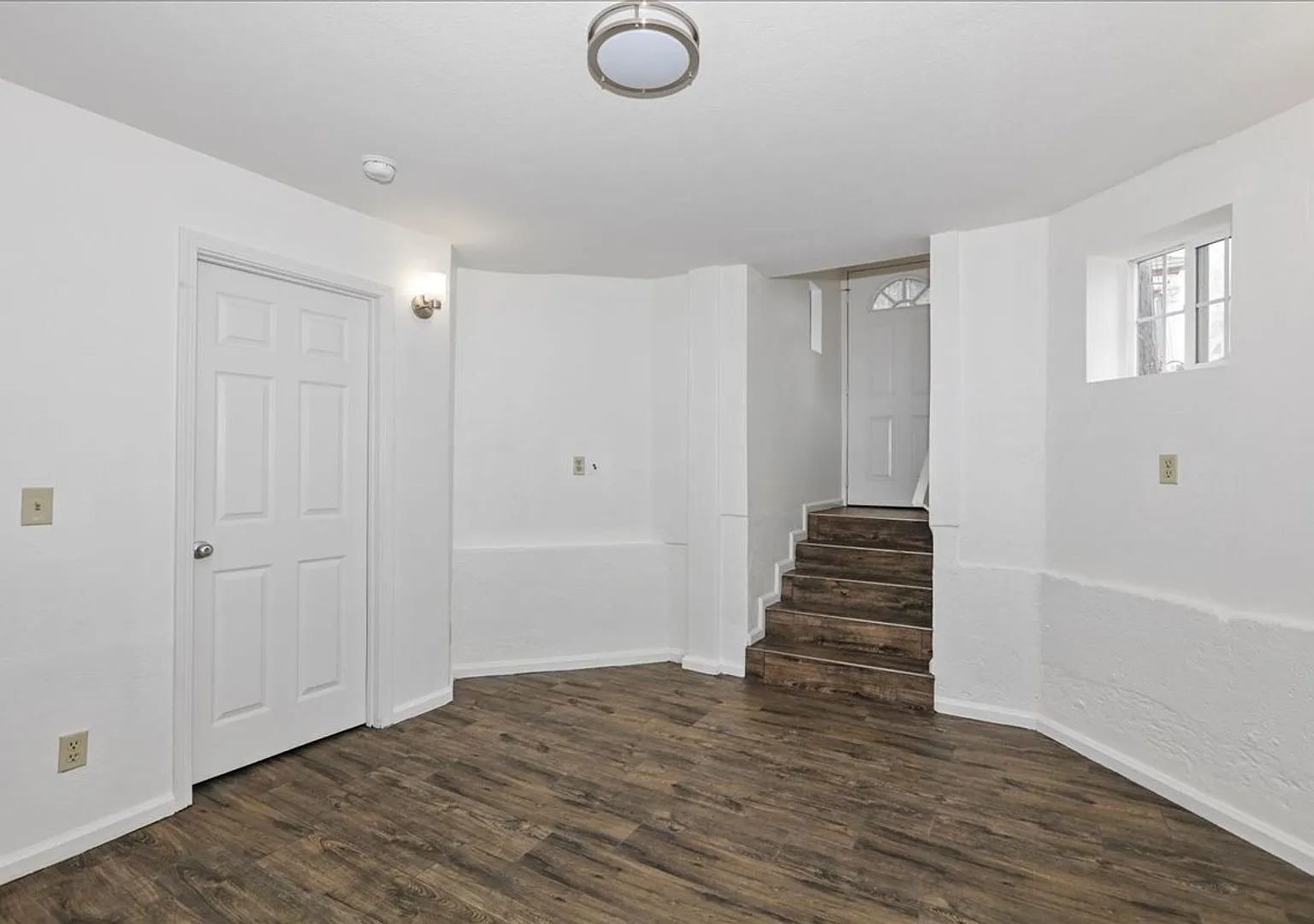 West Oakland 3 Bedroom Flat! — Photo 4