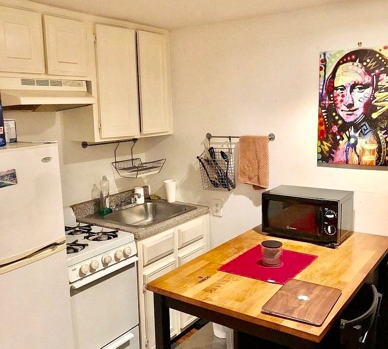 2nd image of 110 Lafayette Ave #G1