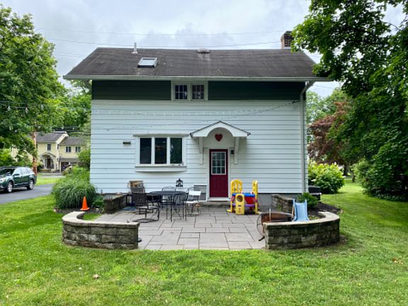 3rd image of 253 Fisher Pl