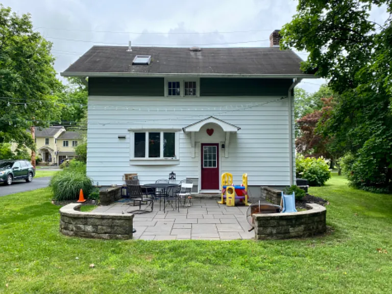 253 Fisher Pl — Photo 3