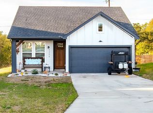 1206 Chestnut Ct, Runaway Bay, TX 76426