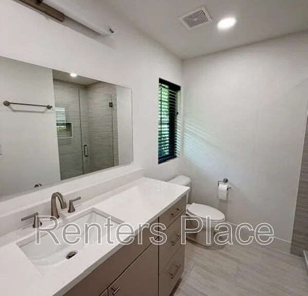 2616 E 58th St S — Photo 13