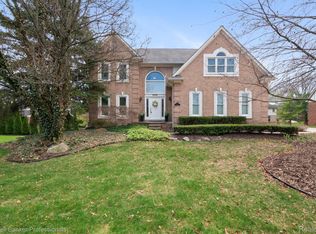 8983 Quail Cir, Plymouth, MI 48170