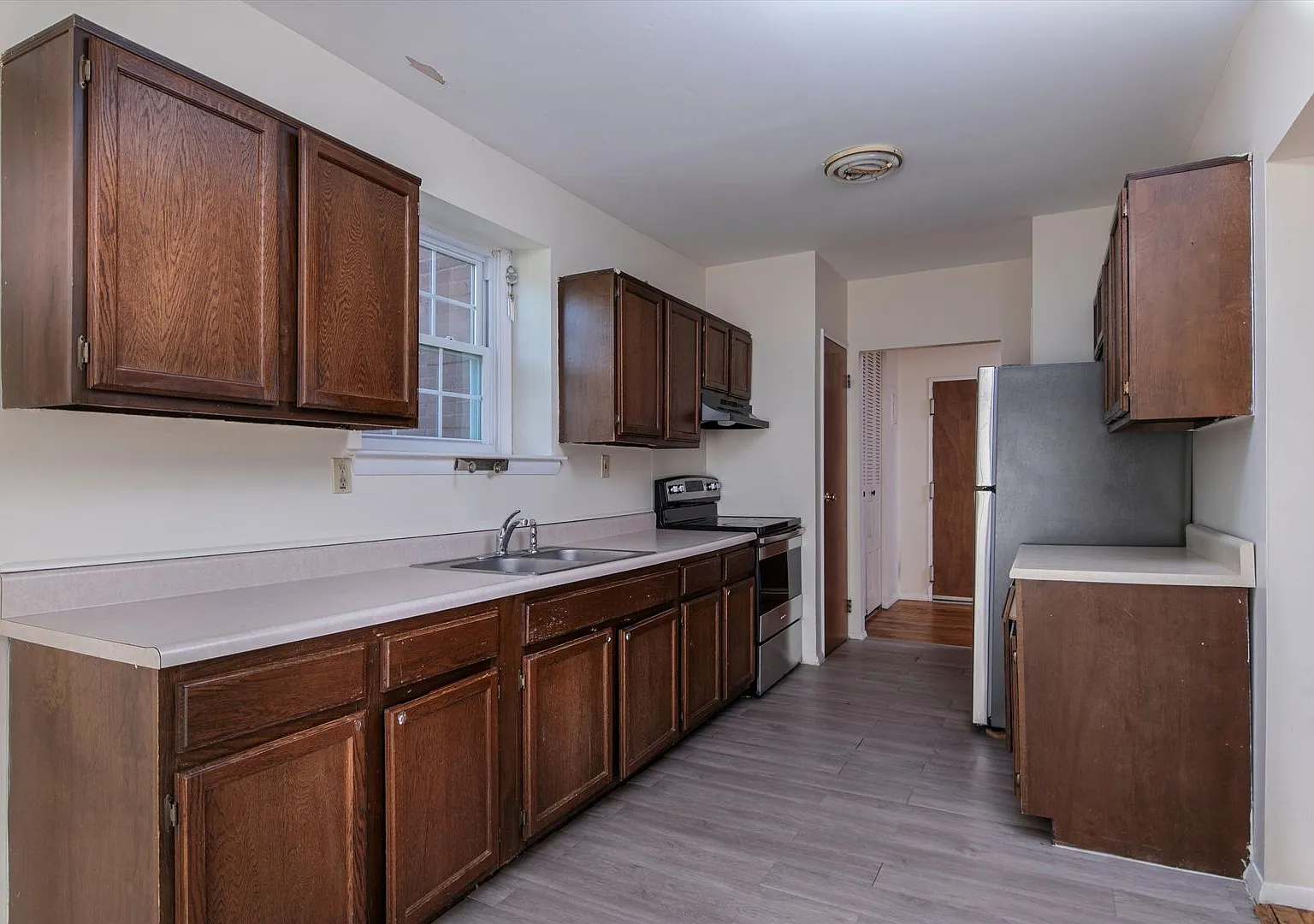 School House Apartments — Photo 1