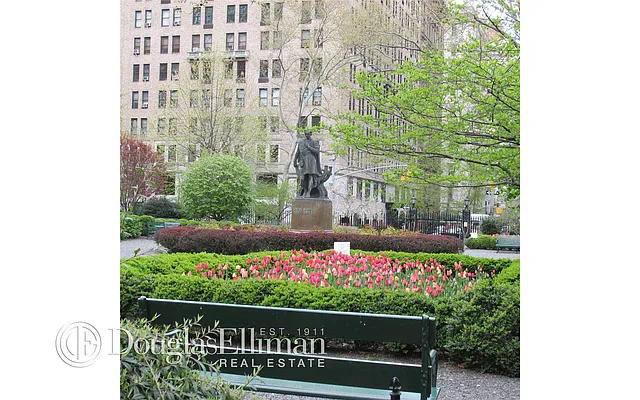 Sold by Douglas Elliman | media 14