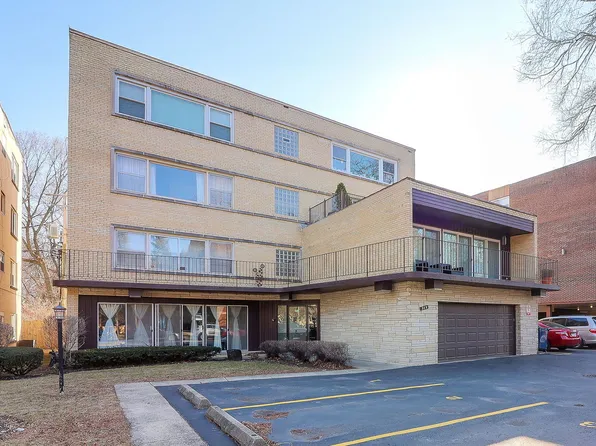 949 Pleasant St APT 1A, Oak Park, IL 60302