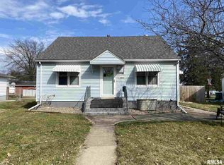 2329 Dunham St, Clinton, IA 52732