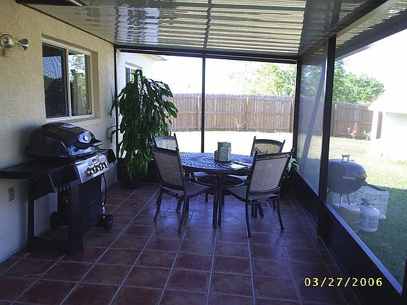 SCREEN PORCH