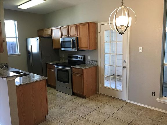 3rd image of 2821 Wakecrest Dr