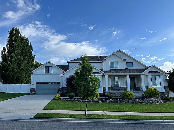 4th image of 3906 W Bethpage Ct