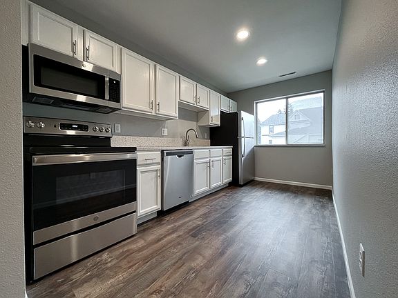 2nd image of 2322 College St APT 5