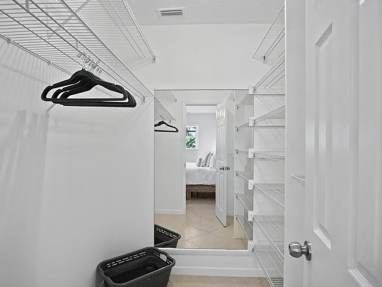 1360 SW Albatross Way — Photo 39