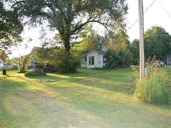 5th image of 1013 E Walnut St