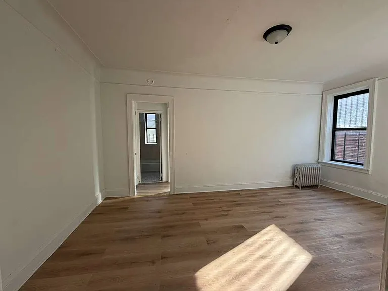 1738 University Ave #6G — Photo 3