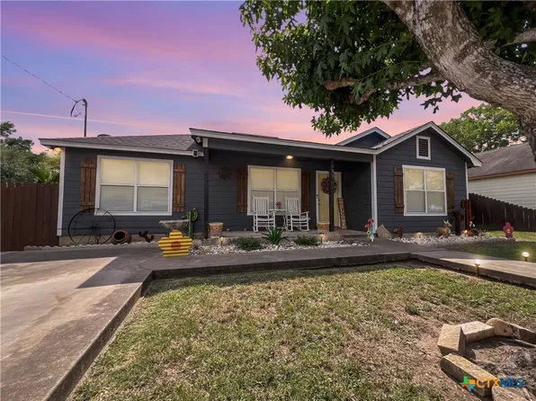 701 Clark St, Gonzales, TX 78629