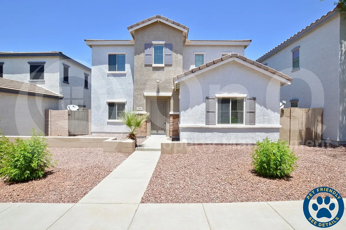 3 bed, 3.0 bath, 1375 sqft, $2,100 — Photo 1