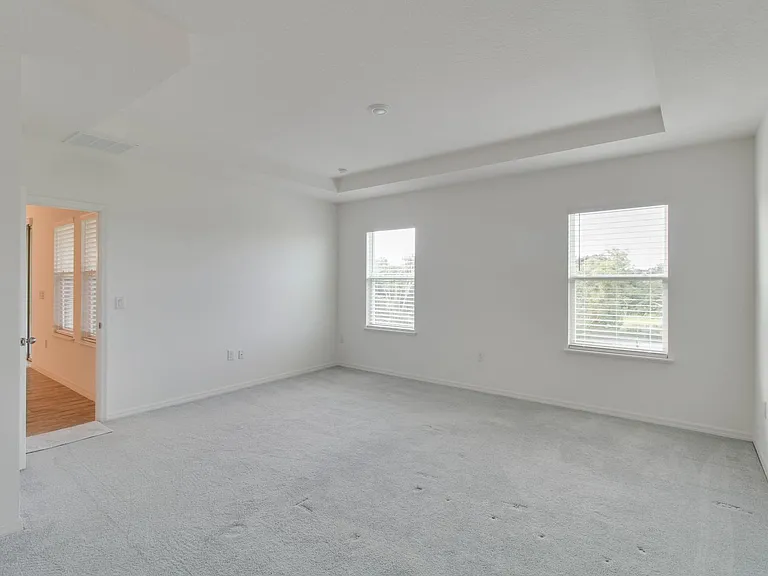 2525 Carriage Pointe Loop — Photo 8