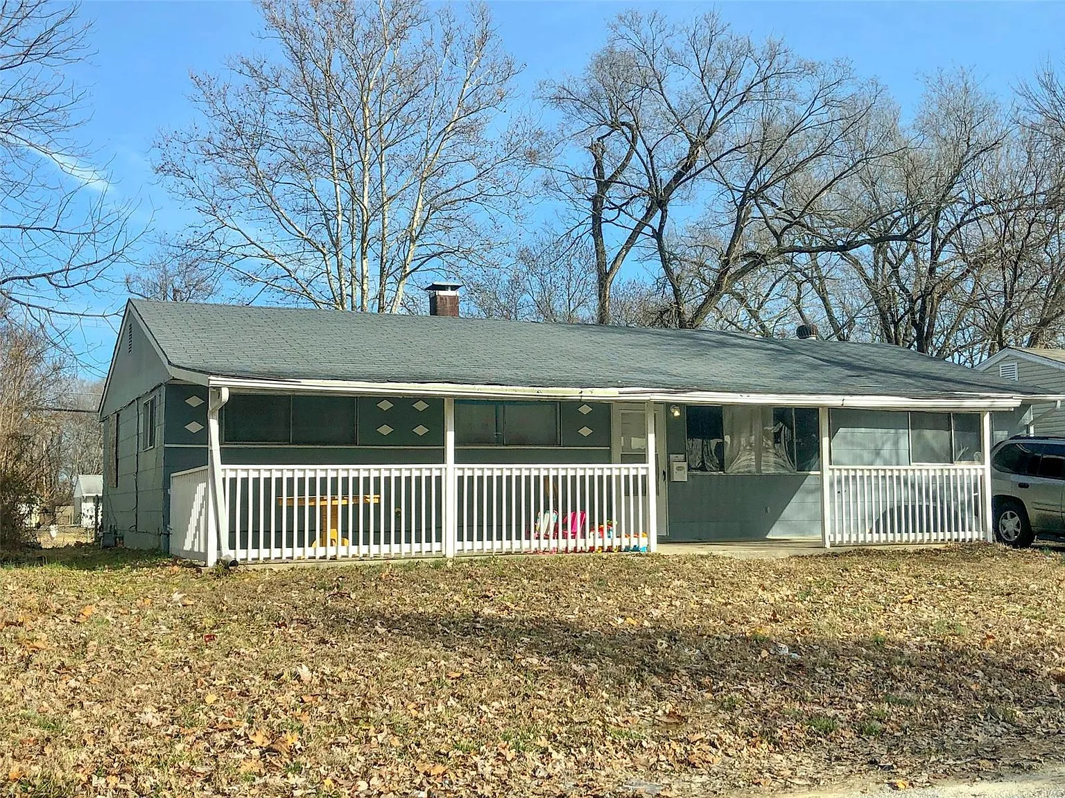 1705 Andrews Dr photo 1